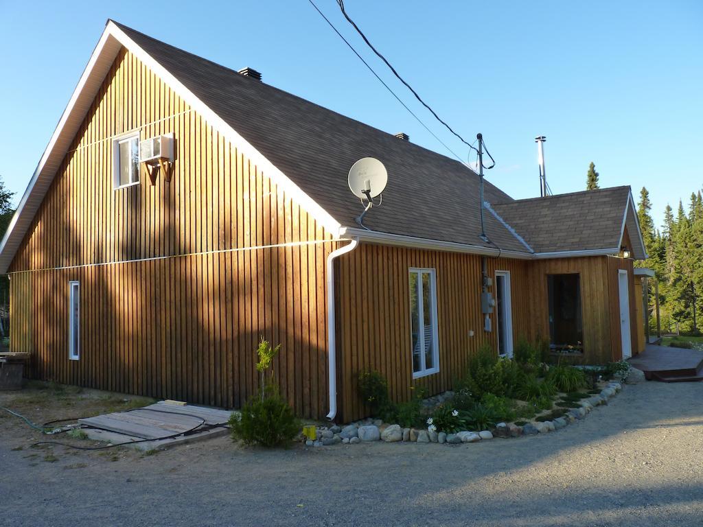 Bed and Breakfast Gite De La Riviere Шибугамо Экстерьер фото